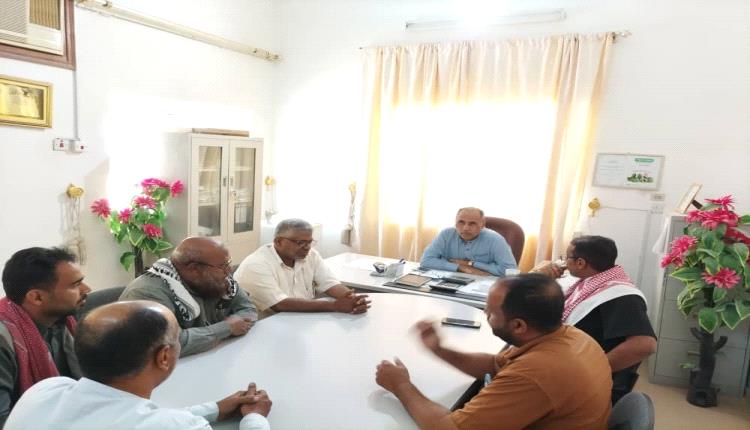 مدير عام مؤسسة المياه بوادي حضرموت يتفقد سير العمل بفرع القطن