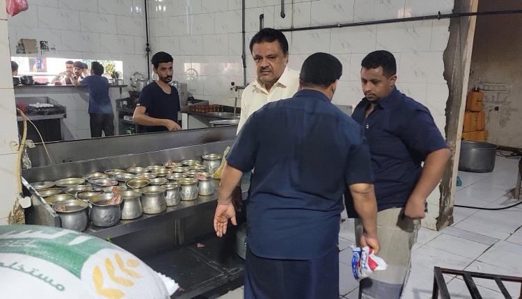 المنصورة: ضبط مخالفات غذائية وأطعمة مبيتة خلال حملة تفتيش على المطاعم