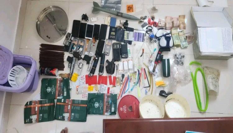 مكافحة المخدرات بوادي حضرموت تنفذ مداهمة ناجحة وتضبط مواد مخدرة وأسلحة بمديرية شبام