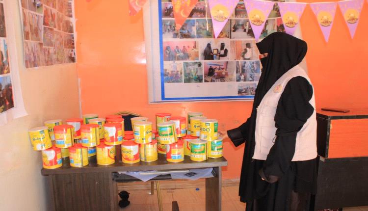 مؤسسة المحروسة الخيرية توزع حليب الأطفال للأيتام في الحوطة بدعم فاعل خير