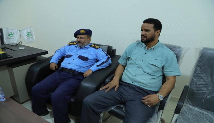 أمين عام جامعة المهرة يلتقي مدير شرطة السير بالمحافظة استعداداً لانطلاق أسبوع المرور العربي الموحد