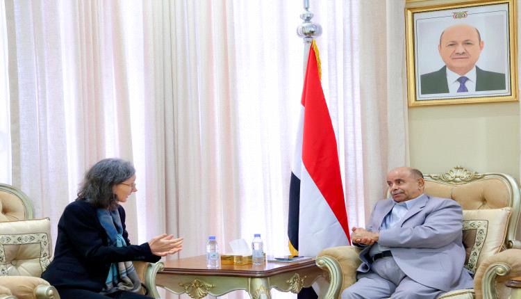 الخنبشي يؤكد أهمية الشراكة اليمنية - الفرنسية لتعزيز الاستقرار ودعم مؤسسات الدولة