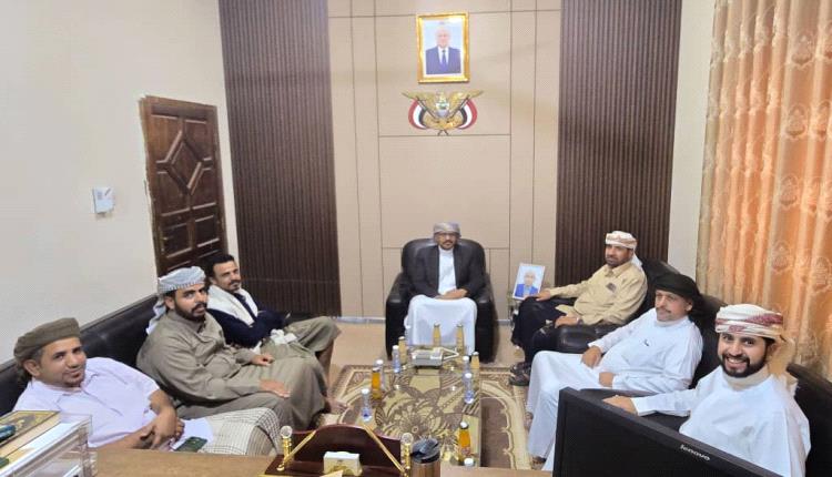 مدير عام مصلحة شؤون القبائل يلتقي رجل الأعمال حسن النعماني بسيئون