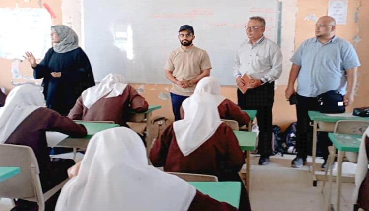 مدير صيرة يتفقد العملية التعليمية والاستعدادات الجارية للامتحانات في ثانوية باكثير