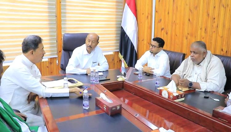 الوكيل باربّاع يناقش أوضاع النشاط الرياضي ومستوى سير المسابقات والبطولات الكروية في مديريات الوادي والصحراء