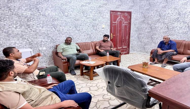 فريق منظمة الفاو يزور مكتب الزراعة والمركز والمختبر البيطري بمديرية الغيضة لمتابعة أعمال التأهيل