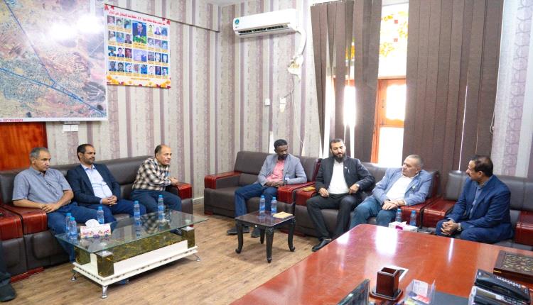 المحافظ بن الوزير يترأس اجتماعاً موسعاً للقيادات الصحية بشبوة ويؤكد المضي في تطوير الخدمات الطبية