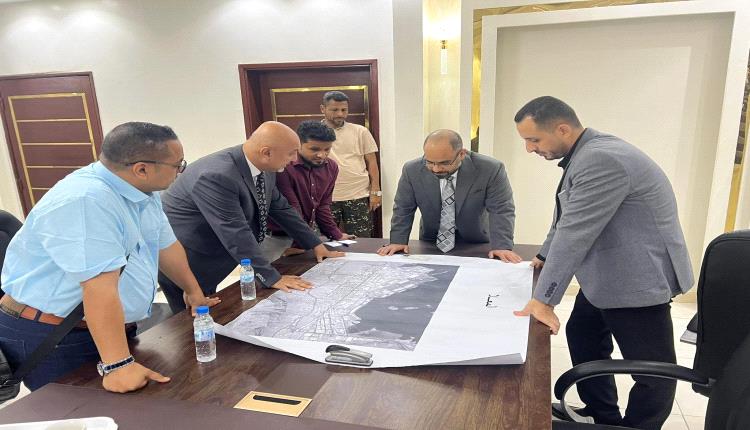 باصرة يلتقي قيادات مؤسسة الاتصالات للعمل على رفع كفاءة الخدمات في المحافظات المحررة