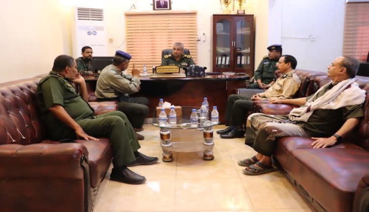 العميد الجابري يلتقي بمديري مصلحتي الهجرة و الأحوال بالمكلا