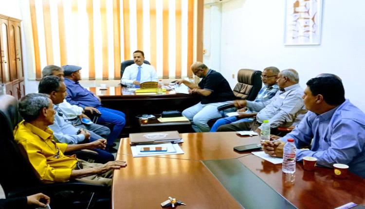 اجتماع يناقش سير عمل نشاط جمع البيانات في مراكز الإنزال السمكي