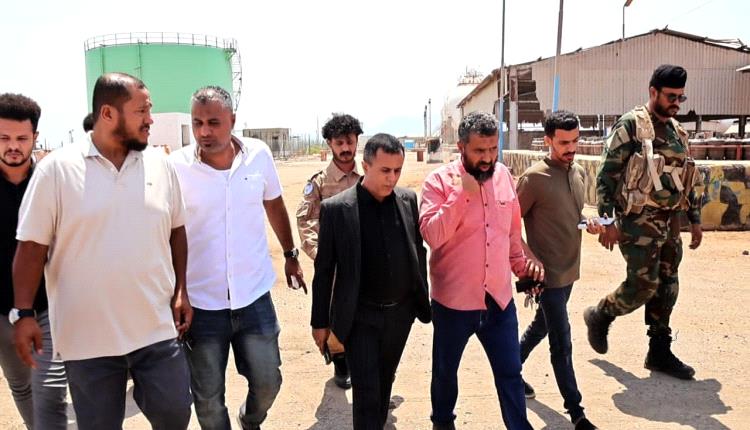 تنفيذاً لتوجيهات محافظ العاصمة عدن.. زيارة ميدانية لتفقد منشأة غاز البريقة لضبط الاختلالات وتعزيز التموين