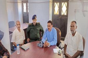 مدير عام مديرية تريم يترأس اجتماعًا موسعًا بعقال الأحياء السكنية والجهات المختصة لمناقشة الجوانب التنظيمية والأمنية والسياحية بالمديرية