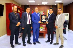 وزير الصناعة والتجارة يبحث مع وحدة المعلومات المالية تعزيز الرقابة وحماية الاقتصاد الوطني