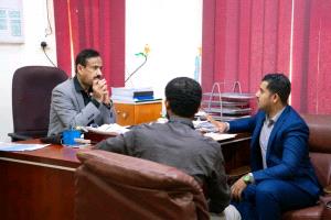 المحافظ بن الوزير يطّلع على مشروع تجهيز قسم فحص جودة المياه والعسل بفرع المختبرات المركزية