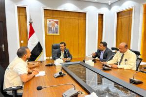 الوكيل الجيلاني يطلع على مشاريع مؤسسة يمان للتنمية الصحية والاجتماعية في حضرموت
