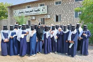 طالبات ثانوية مدارس الهدى ينفذن زيارة علمية إلى جامعة أبين