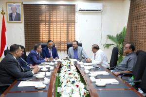 وزير الكهرباء ورئيس مصلحة الجمارك يبحثان تطوير التسهيلات الجمركية لقطاع الطاقة