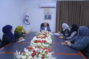 الوزير اليافعي يناقش مع اللجنة الوطنية للمرأة تعزيز الشراكة وتمكين المرأة اقتصادياً واجتماعياً