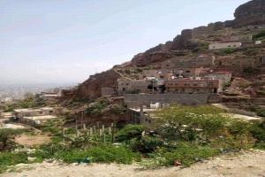 الدفاع المدني بتعز يحذر من خطر انهيار صخري بوادي المحبة ويطالب بتدخل عاجل