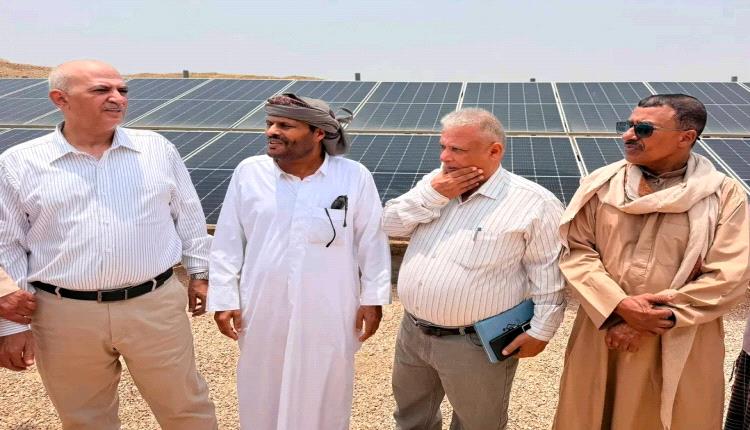 الوزير الشرجبي يتفقد حقل مياه وادي الجزع بمديرية الغيضة