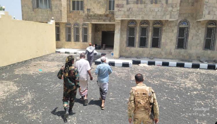 قبيل افتتاحه الرسمي.. مأمور المسيمير ورئيس المحكمة الابتدائية بالمديرية يتفقدان جاهزية المجمع الحكومي والقضائي