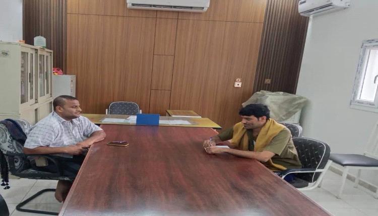 لقاء بالغيضة يناقش توسعة الشوارع وإزالة الأتربة وتحسين حركة السير