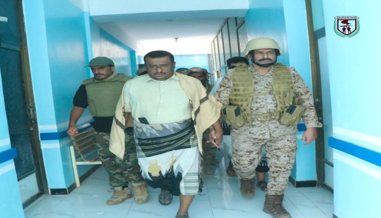 القائد العام لقوات دفاع شبوة يتفقد مستشفى واسط بمديرية مرخة السفلى ويقدم دعماً لتعزيز جاهزيته لخدمة جبهات القتال