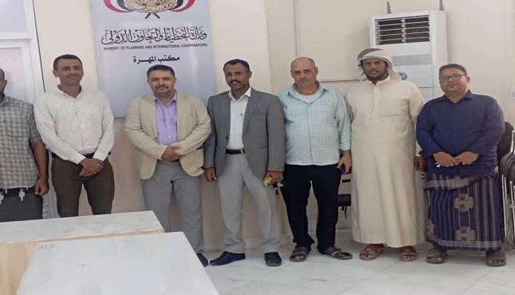 وكيل وزارة التخطيط يزور مكتب التخطيط والتعاون الدولي بالمهرة ويطلع على المشاريع التنموية