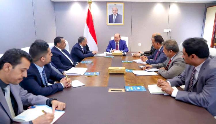 رئيس الوزراء يترأس اجتماعاً مشتركاً لقيادتي الصناعة والتجارة والمالية لتعزيز التكامل المؤسسي وتسهيل الأنشطة التجارية