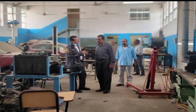 لجنة وزارية تطلع على مشروع استحداث تخصص السيارات الحديثة بالمعهد الوطني للتقنيين والمدربين بعدن