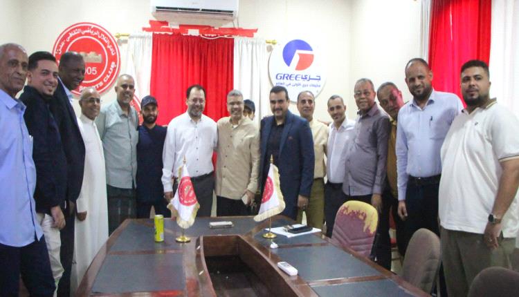 في أجواء أخوية.. إتمام عملية الاستلام والتسليم بين الإدارة السابقة والحالية لنادي التلال الرياضي
