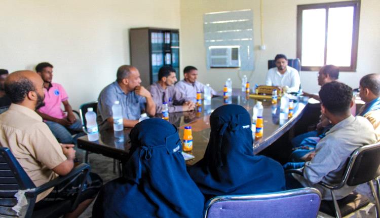 مدير هيئة الأراضي بساحل حضرموت يزور فرع بروم ميفع ويطلع على سير العمل