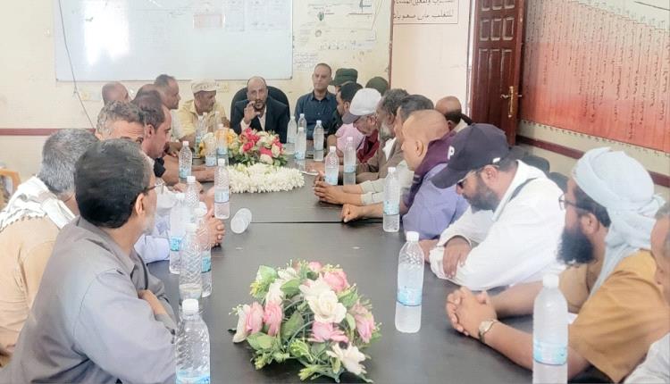 القائم بأعمال مدير عام قعطبة المهندس عبدالوهاب سنان يترأس اجتماعاً موسعاً بأعضاء الهيئة الإدارية ومدراء المكاتب التنفيذية
