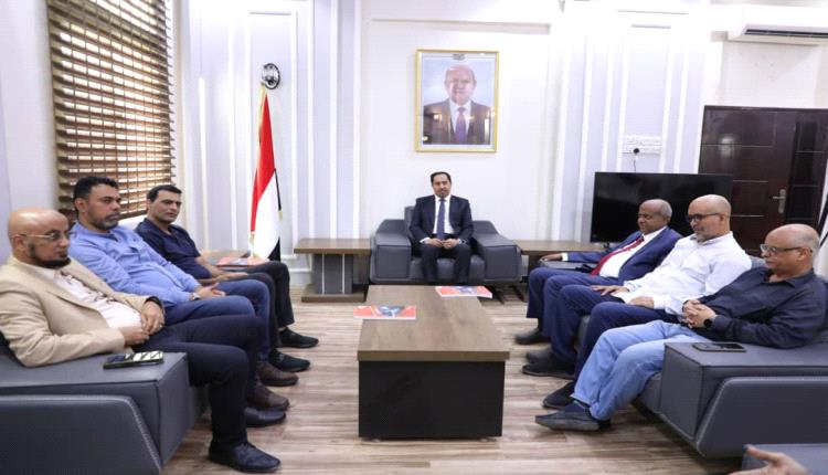 الوزير البكري يبحث مع مسؤول آسيوي سبل تطوير ونشر لعبة الريشة الطائرة في اليمن