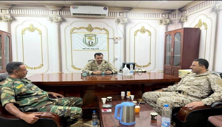 القائد العام لقوات دفاع شبوة يلتقي القيادة الجديدة للواءين الأول والثاني ويؤكد أهمية رفع الجاهزية القتالية