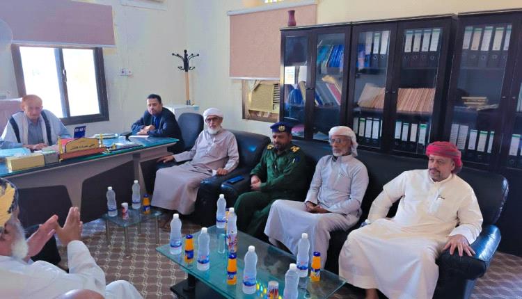 مصلحة شؤون القبائل بوادي وصحراء حضرموت تؤكد أهمية التكامل مع القضاء لتنظيم إثبات الألقاب وتعزيز السلم المجتمعي