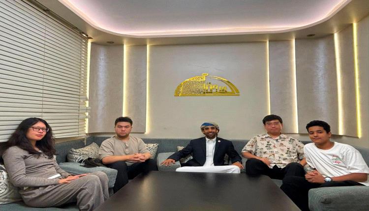 المدير التنفيذي للمركز الثقافي اليمني البلجيكي يستقبل دارسين من جمهورية الصين الشعبية لبحث التعاون في تعليم اللغة العربية والتبادل الثقافي