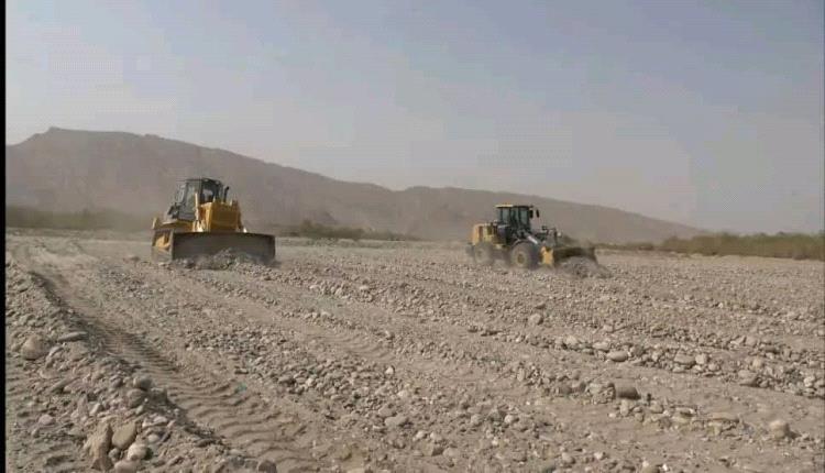 بتوجيهات محافظ أبين وبدعم من قوات درع الوطن.. استكمال أعمال إعادة تأهيل عقمة البطان بوادي بنا لتعزيز الاستفادة من مياه السيول