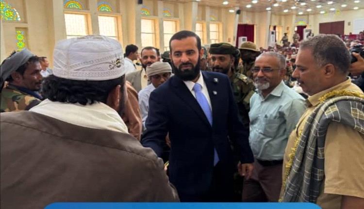 أبين تحتفي...توديع ضيوف الرحمن وعقد قرآن جماعي... والرباش يشارك فرحتهم ويواصل عطاءه