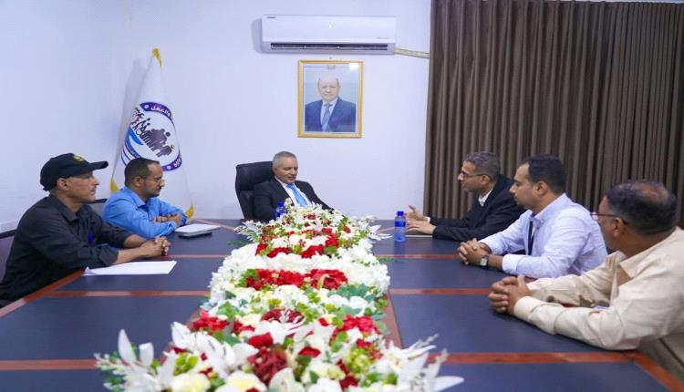 وزير الشؤون الاجتماعية والعمل يناقش تطوير أداء مكتب الوزارة بساحل حضرموت