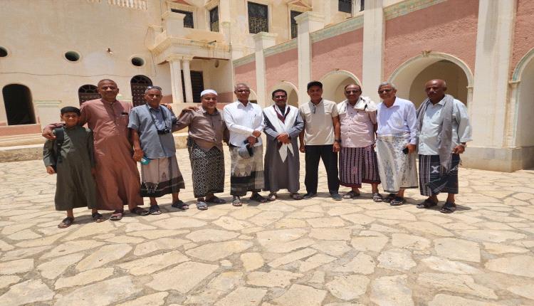 مدير عام تريم يطلع على الترتيبات النهائية لانطلاق كأس حضرموت الثقافية للأندية