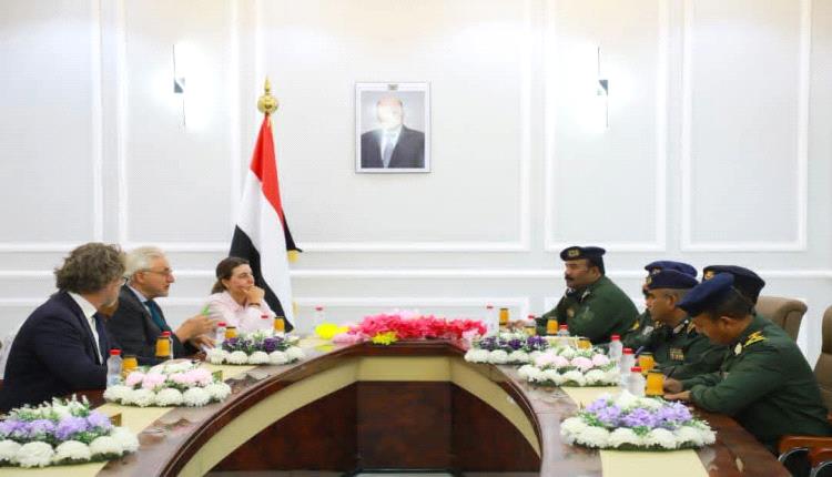 وزارة الداخلية تبحث مع فريق الخبراء التابع للاتحاد الأوروبي أوجه التعاون المشترك