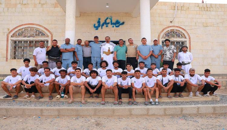 مدير عام الشباب والرياضة بمأرب يودّع بعثة نادي السد إلى أبين
