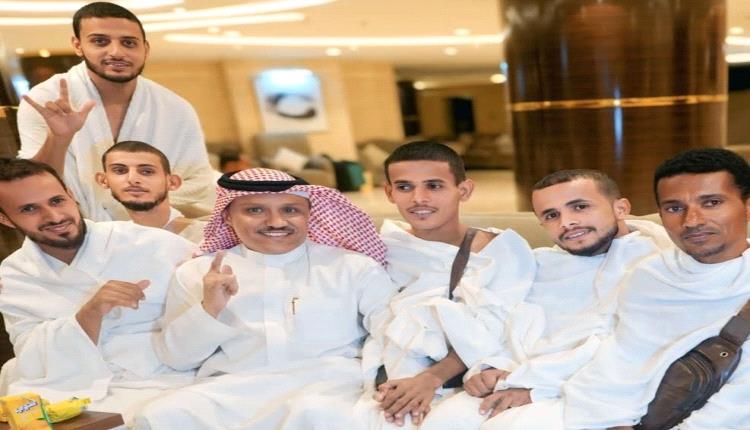 عقب وصولهم إلى مكة المكرمة.. معتمرو الصم والبكم يشيدون بجهود محافظ أبين وحفاوة الاستقبال وكرم الضيافة