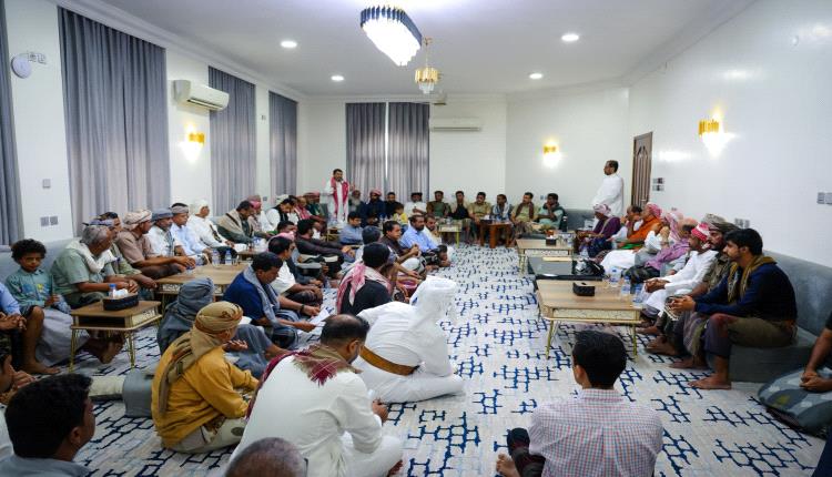 الخنبشي يلتقي وفداً من رئاسة حلف قبائل حضرموت ويؤكد أهمية توحيد الصف والرؤى لخدمة أبناء المحافظة