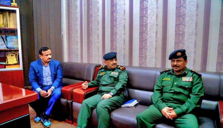 محافظ شبوة يطّلع على خطة الانتشار الأمني الجديدة بمدينة عتق ويشدد على رفع الجاهزية واليقظة