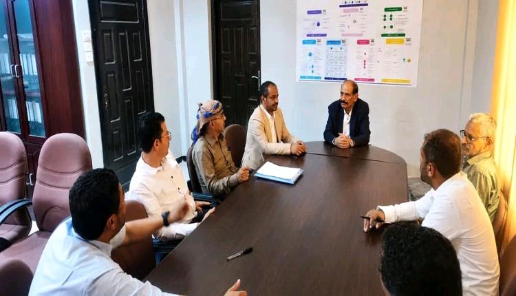 شبوة.. الوكيل الدغاري يتفقد مستوى الانضباط والأداء الإداري والخدمي بمكتب الصحة والسكان بالمحافظة