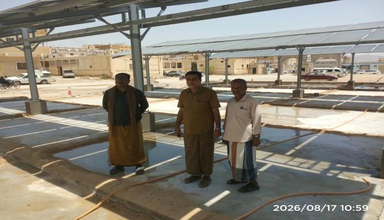 مدير عام مديرية القطن يتفقد مشروع الطاقة الشمسية بمركز فاطمة بابطين لرعاية مرضى الفشل الكلوي