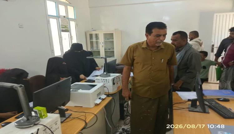 مدير عام مديرية القطن يتفقد مشروع بناء الطابق الثاني بمبنى الأحوال المدنية و الشؤون الاجتماعية والعمل