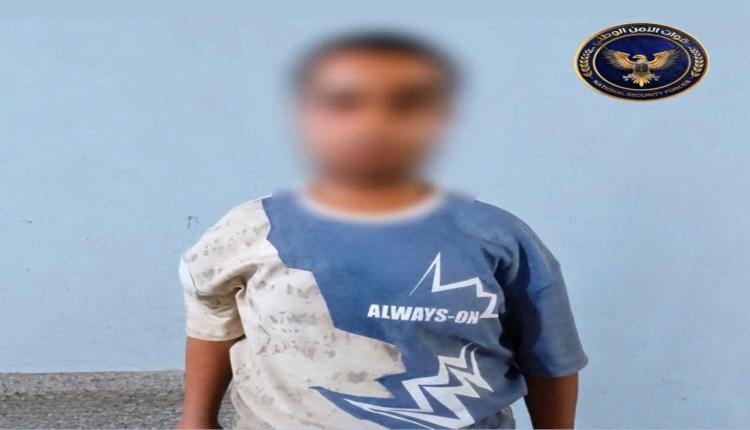 قوات طوق العاصمة عدن تضبط مطلوبا على ذمة قضية قتل بعد عام من صدور التعميم الأمني